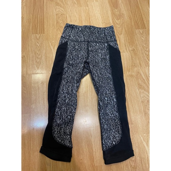 Lululemon Fit Physique Crop (19") - Picture 1 of 8